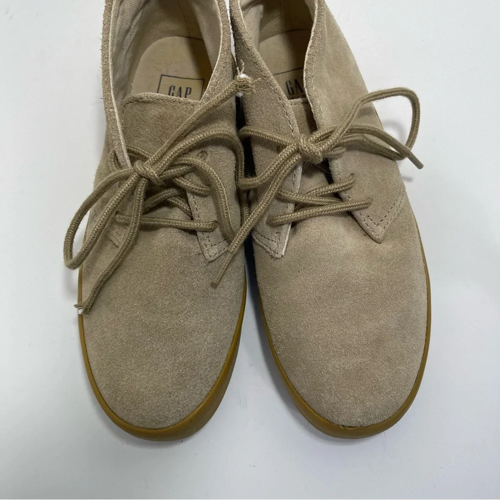 GAP Kids Suede Leather Chukka Boots Cream Caramel Lace Up Khaki Youth Boy Size 2